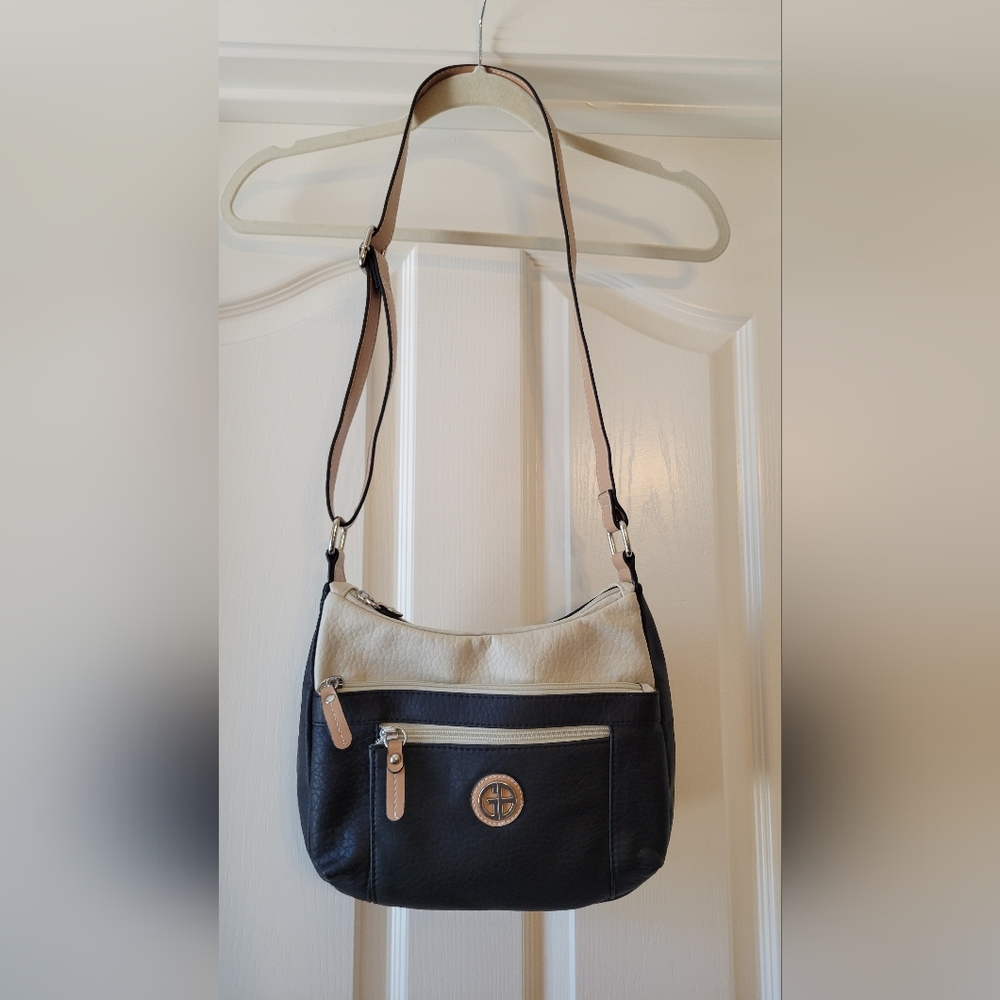 GIANI BERNINI Pebble Hobo Black Vachetta - Picture 2 of 4